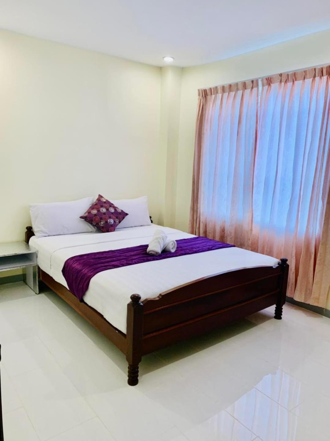 White Residence Hotel & Apartment Phnom Penh Exterior foto