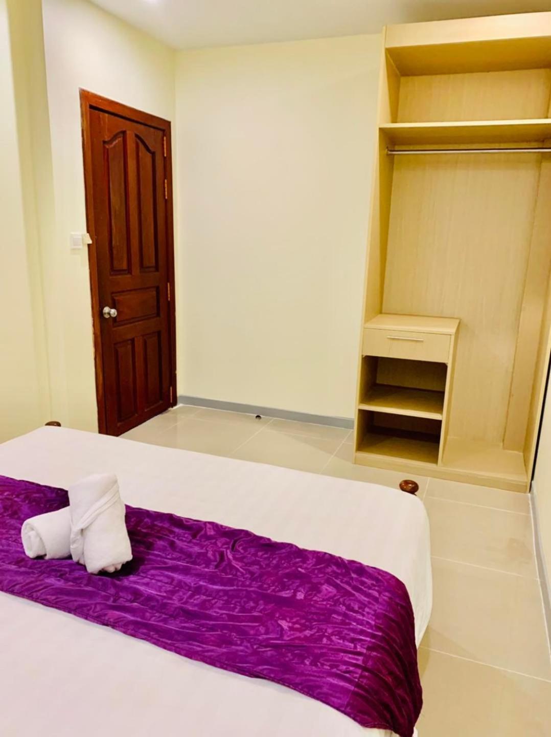 White Residence Hotel & Apartment Phnom Penh Exterior foto