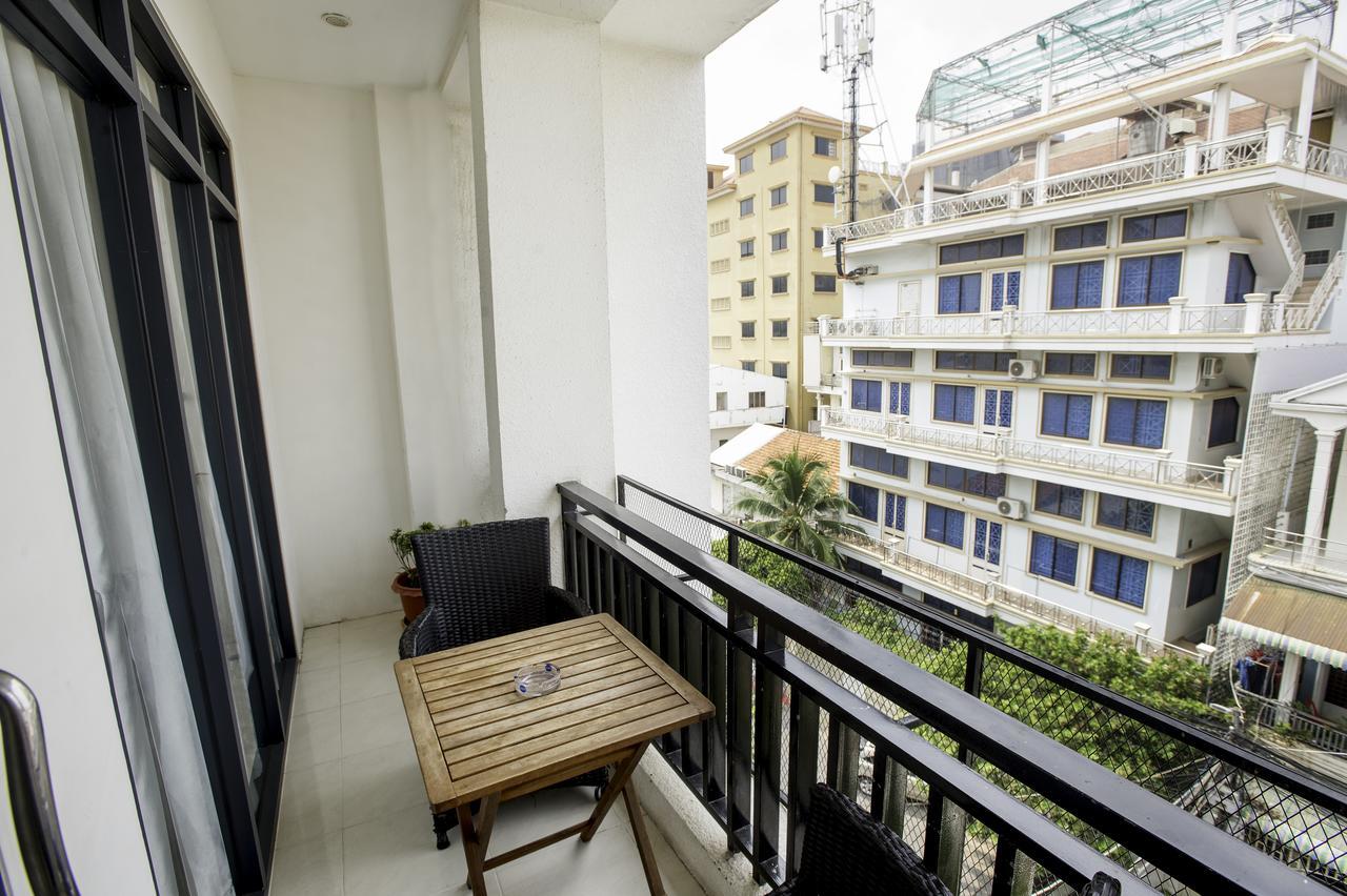 White Residence Hotel & Apartment Phnom Penh Exterior foto
